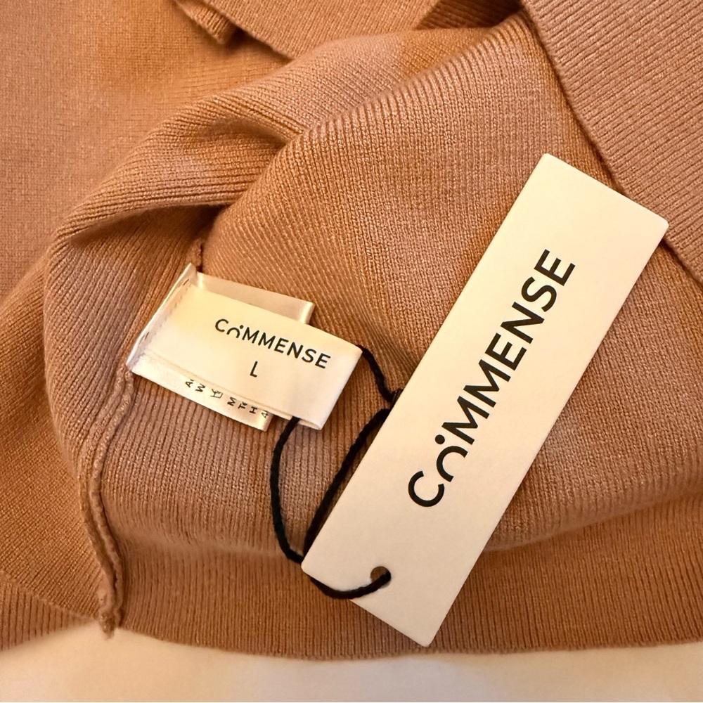 Commense Camel Knit Turtleneck Long-Sleeve with White Piping, size Large - Picture 2 of 5